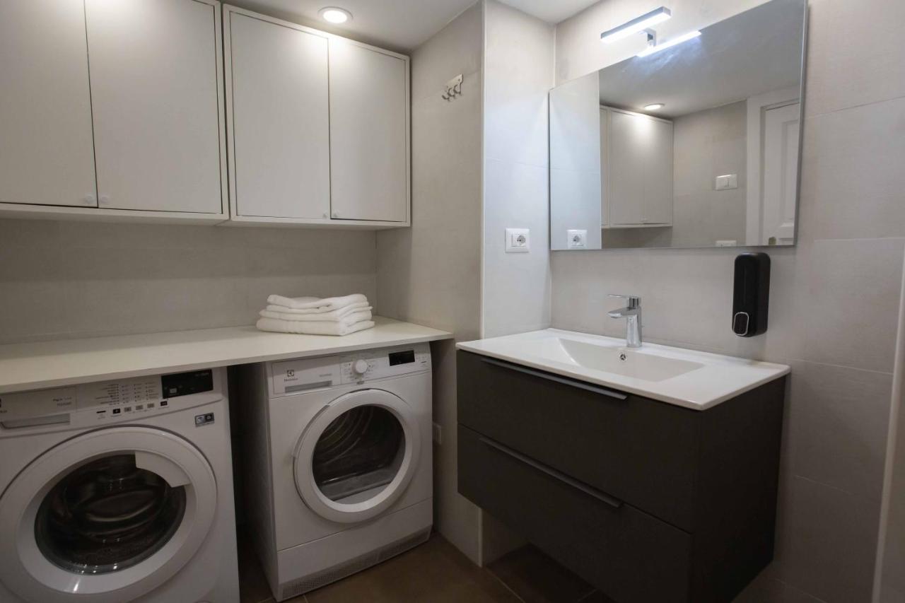 Domus Delia Luxury Apartment Наполи Екстериор снимка