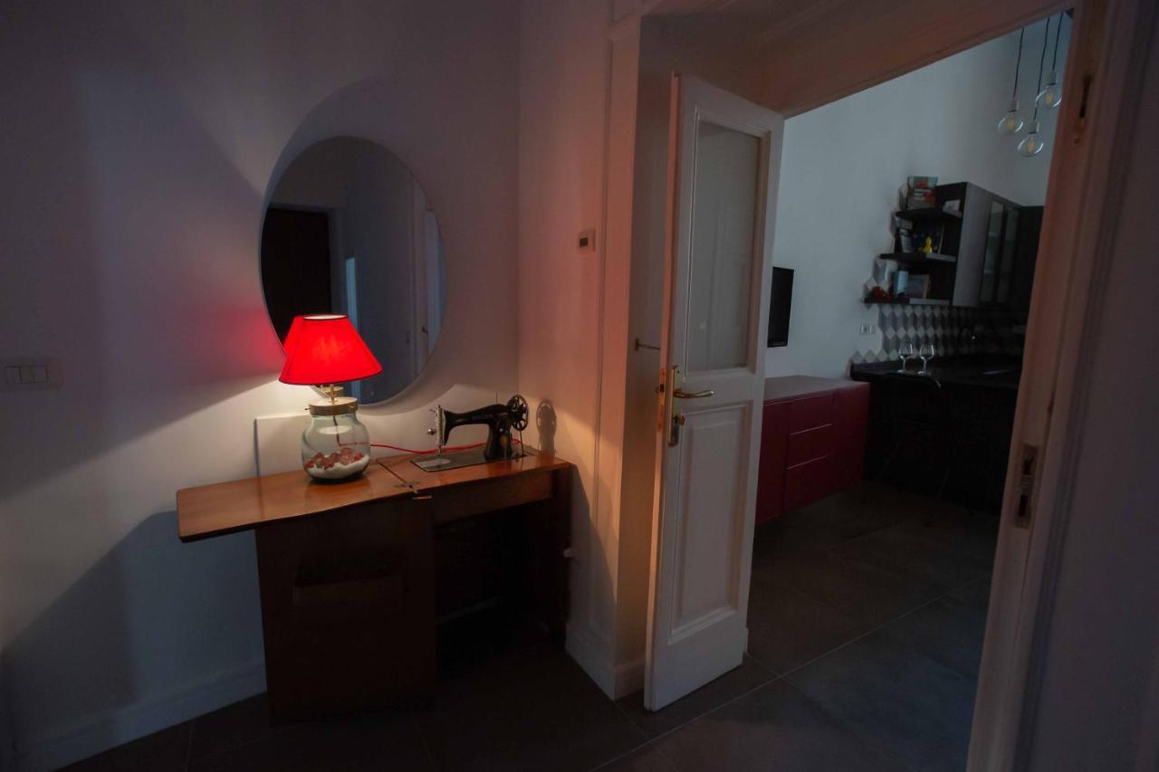 Domus Delia Luxury Apartment Наполи Екстериор снимка