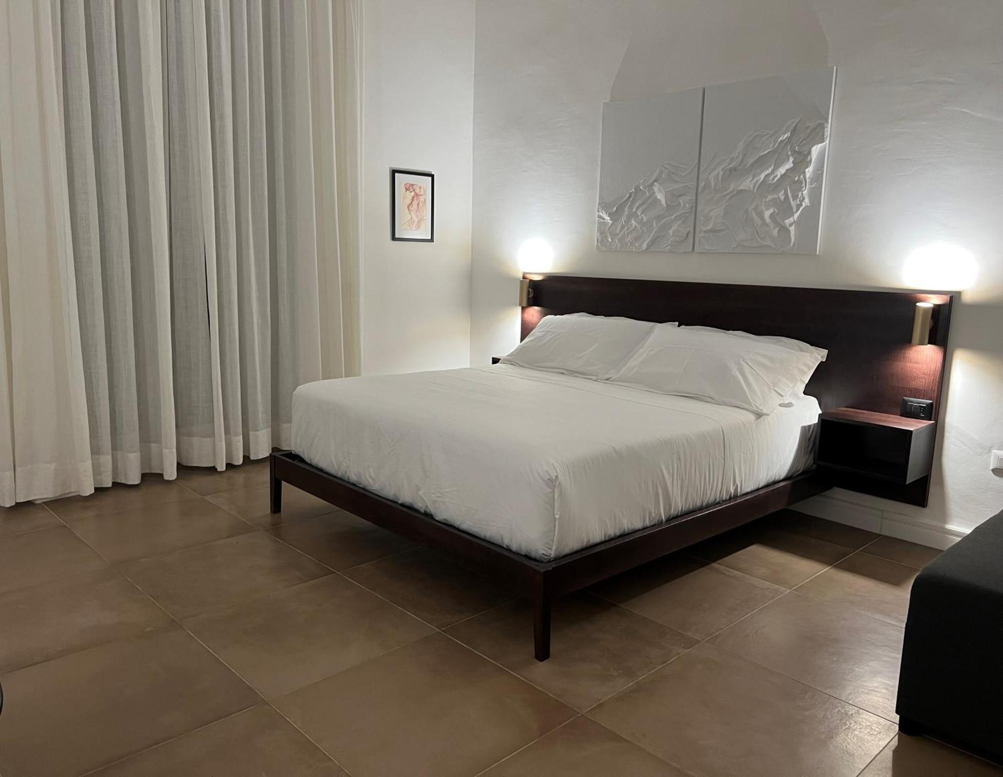 Domus Delia Luxury Apartment Наполи Екстериор снимка