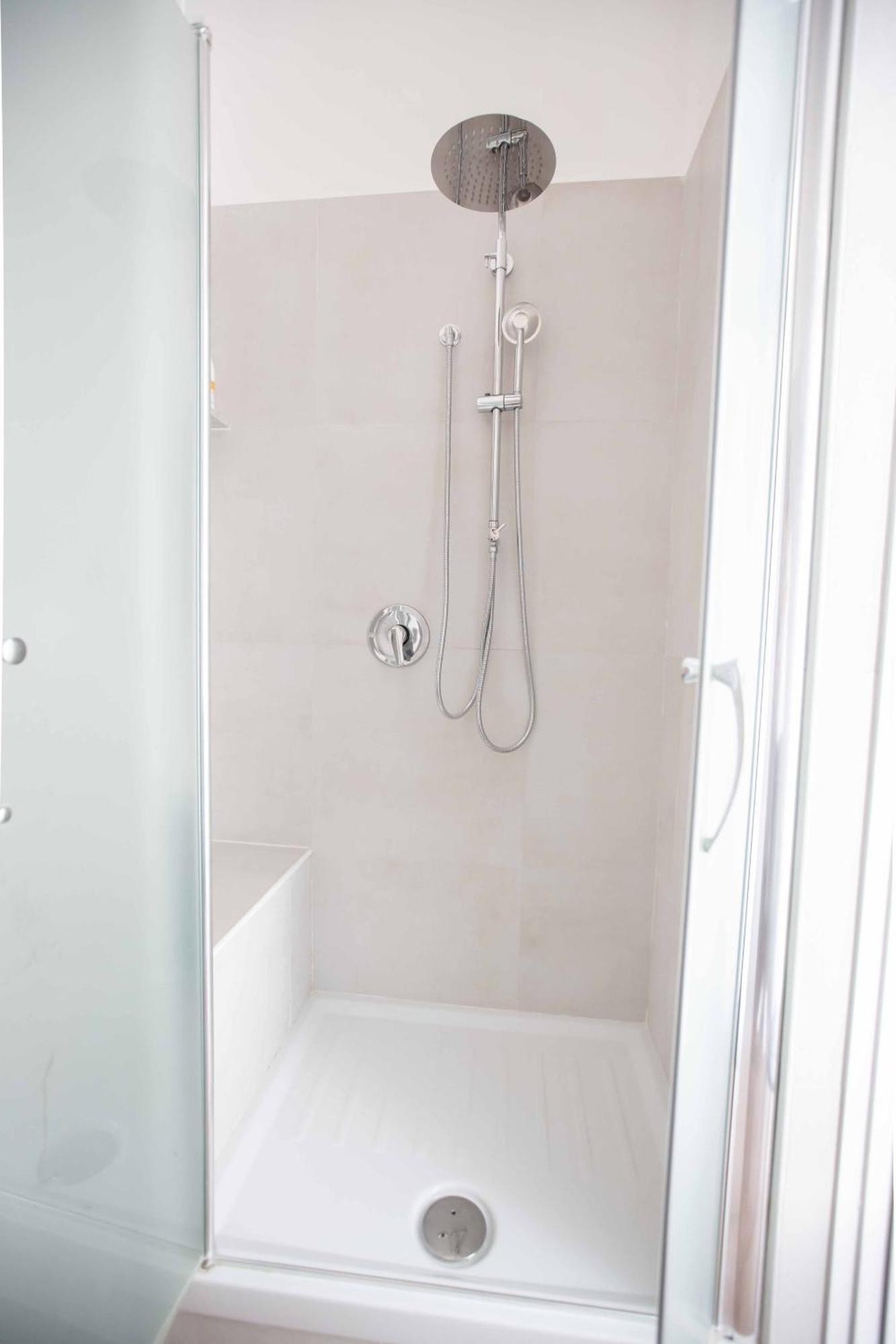 Domus Delia Luxury Apartment Наполи Екстериор снимка